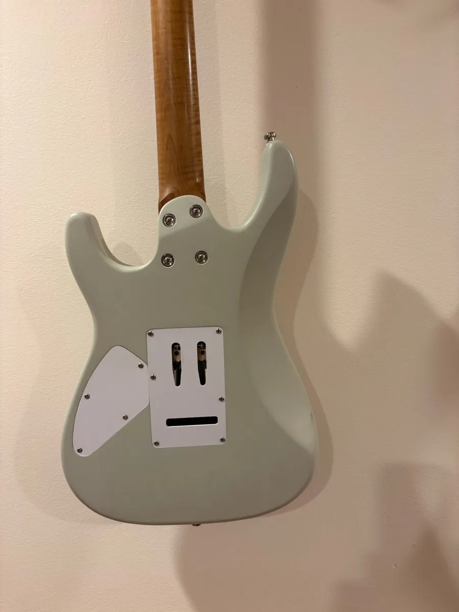Electric guitar - Image 3