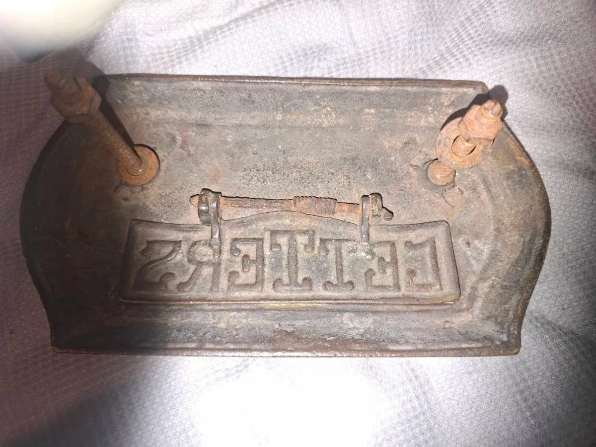 Antique Brass Letterbox - Image 4