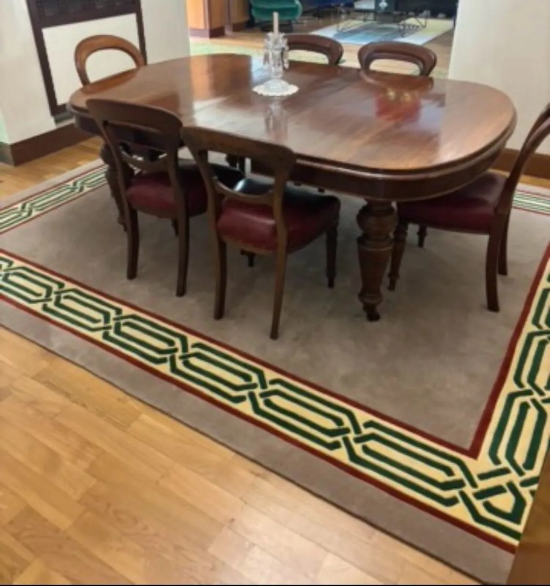 Lovely Victorian Mahogany Extending Dining Table - Image 4