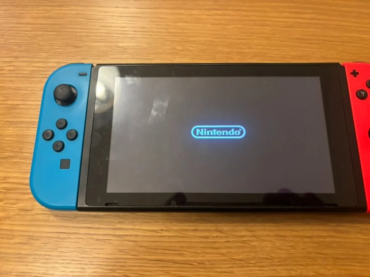 Nintendo Switch - Image 2