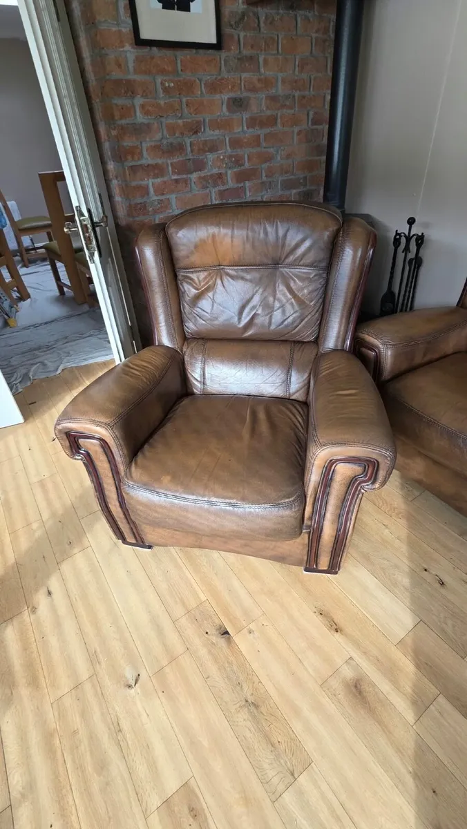 3 seater couch and 1 armchair - Image 4