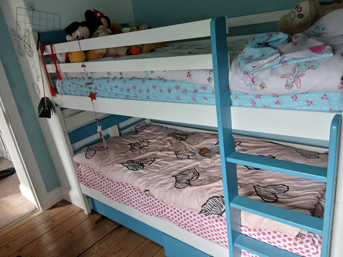 Bunk bed - Image 1