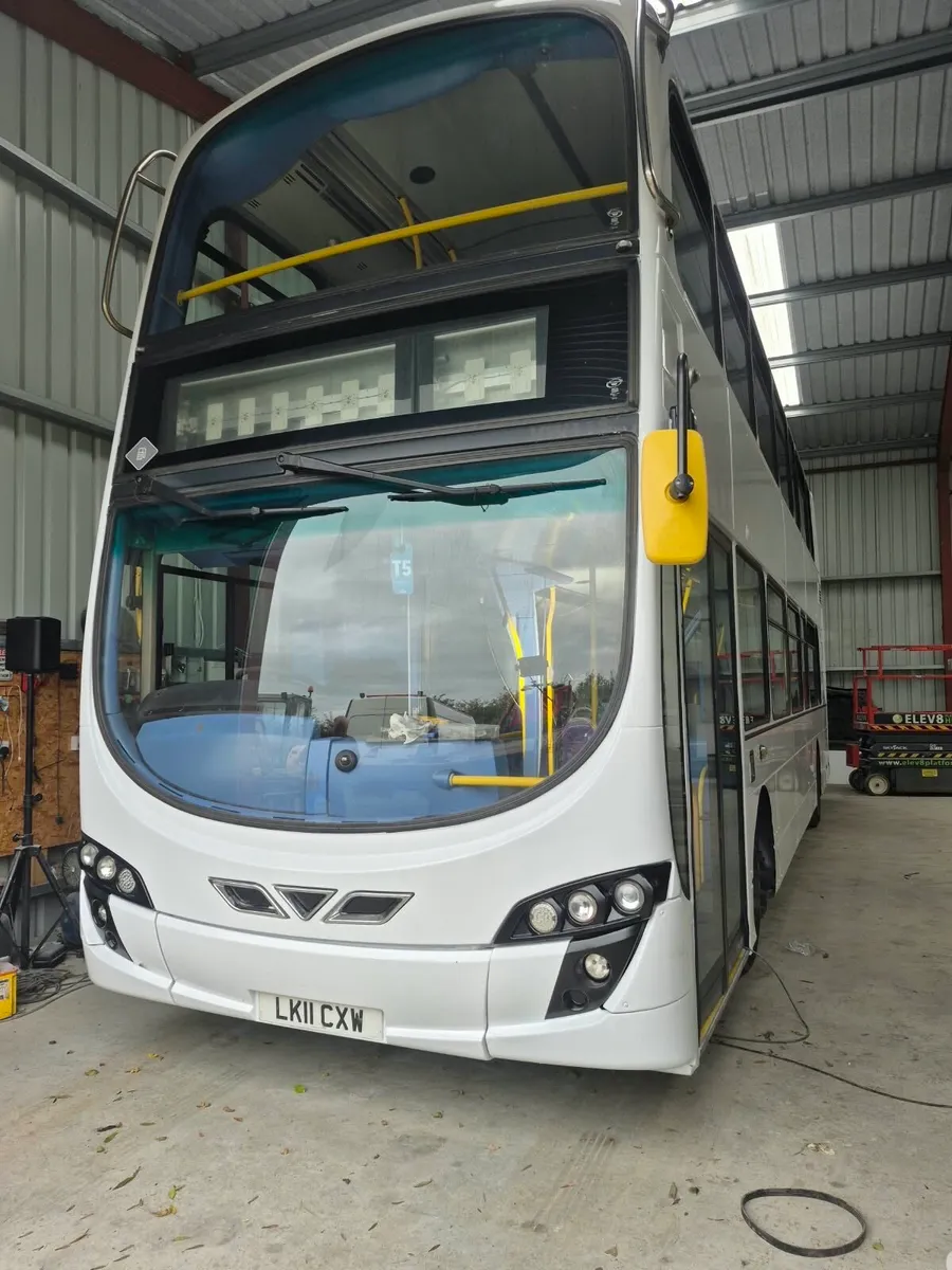 Volvo B9tl double decker - Image 1