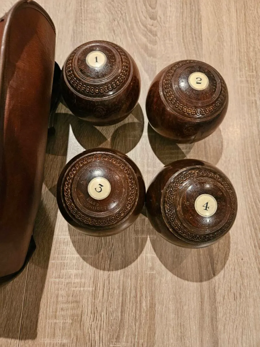 Vintage lawn bowls - Image 4