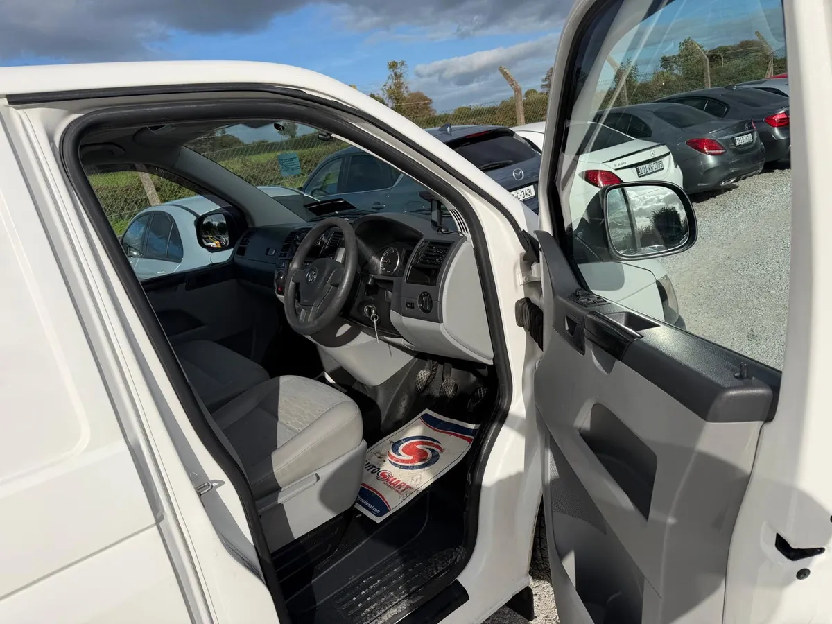 Volkswagen Transporter - Image 4