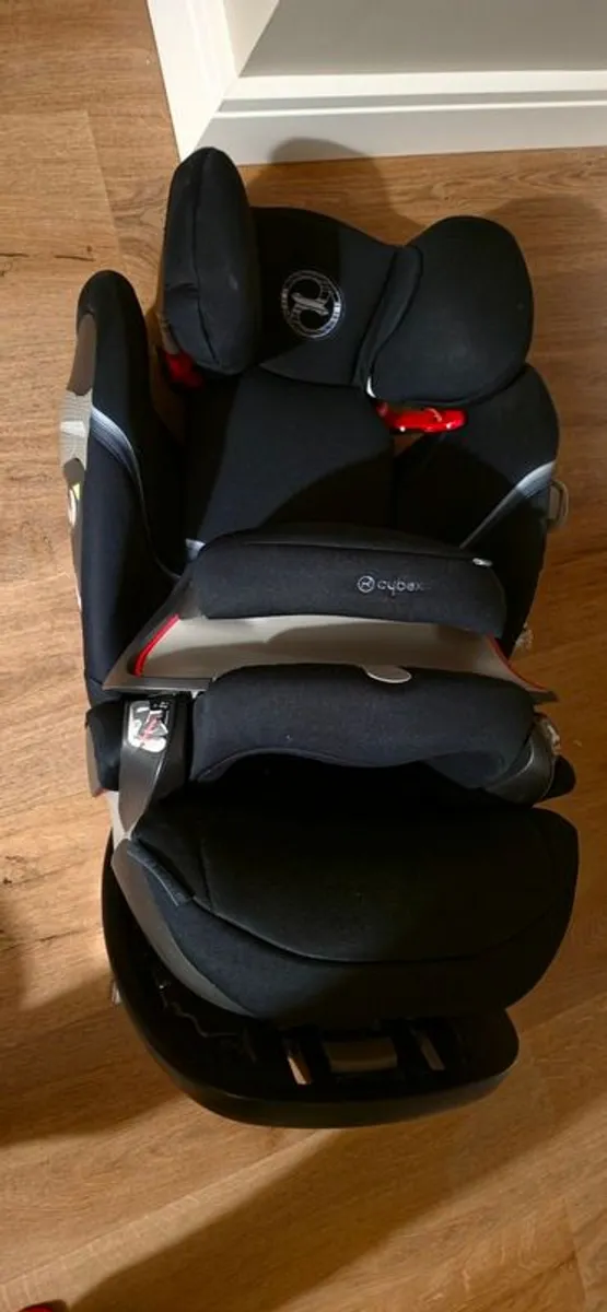 2 x CYBEX Car Seats Pallas S-Fix and Solution Z i-Fix Excellent Condition - Image 4