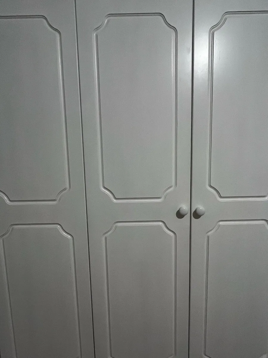 Fitted Wardrobes - Image 2