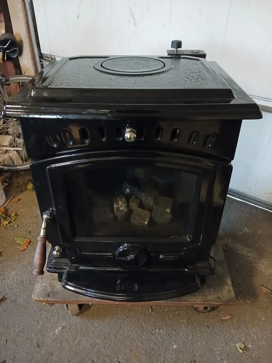 Black enamel Stanley Tara oil stove 8 kw room only - Image 4