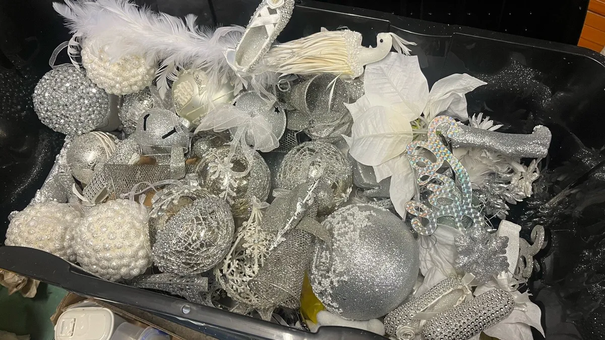 Christmas decorations - Image 1