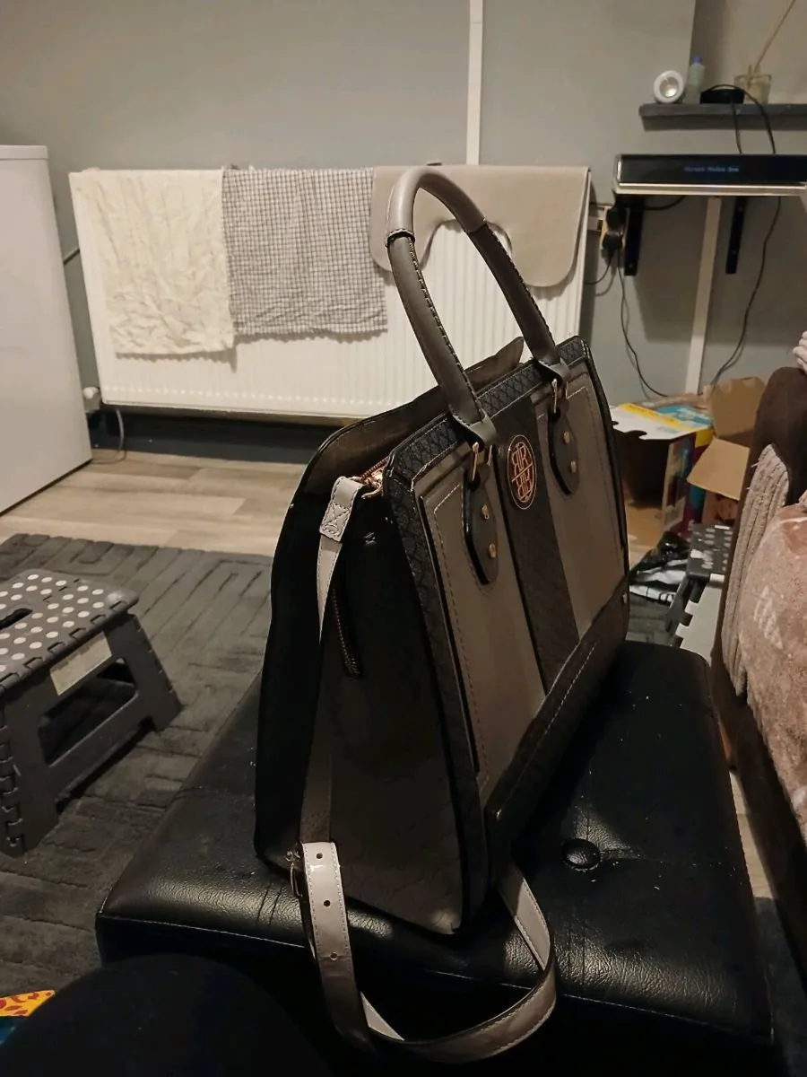 Three bags bundle river island and 2 vintage bags - Image 2