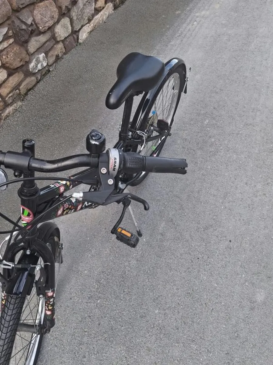 26-inch Black girls' bike - Image 2