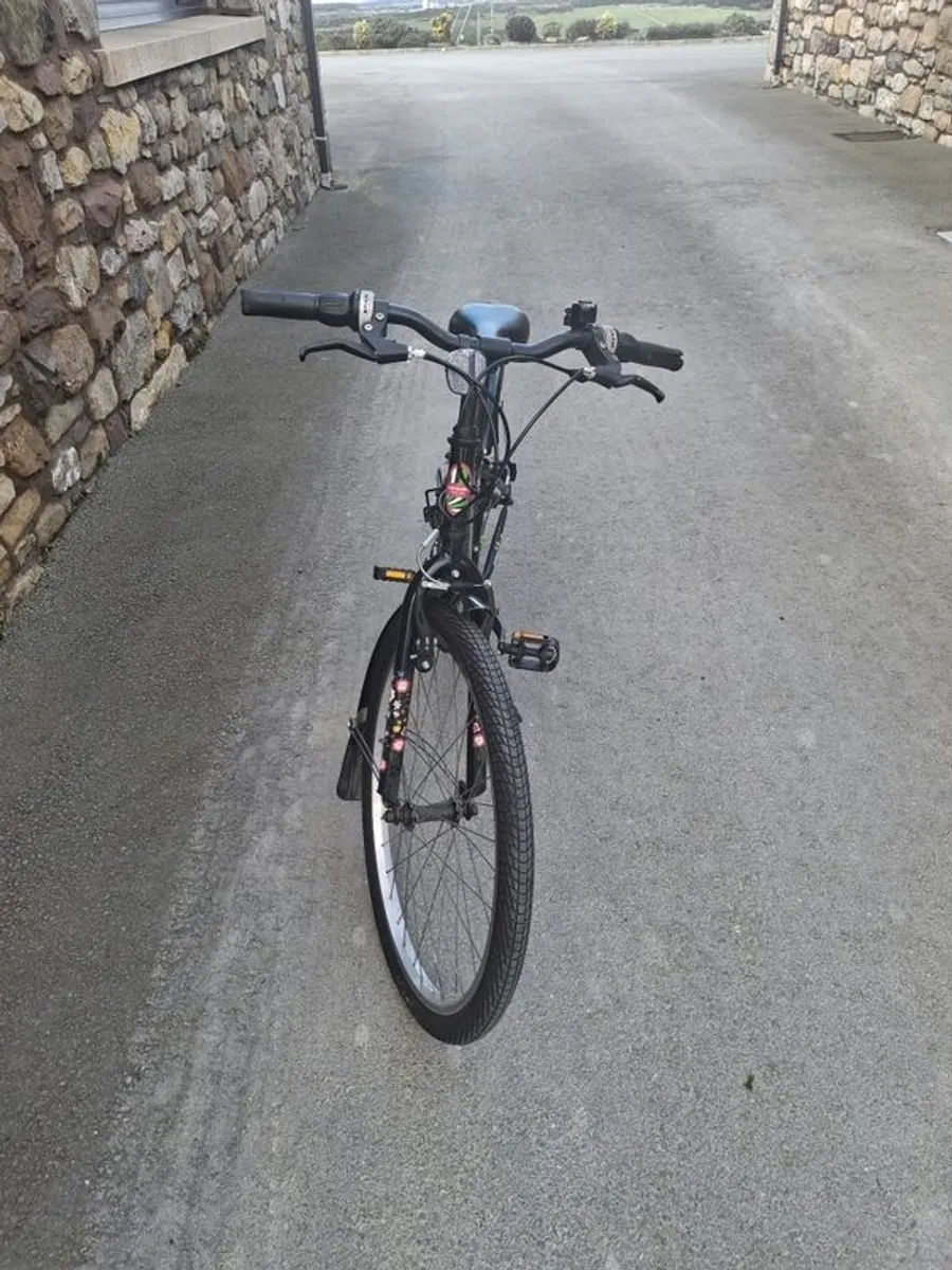 26-inch Black girls' bike - Image 3
