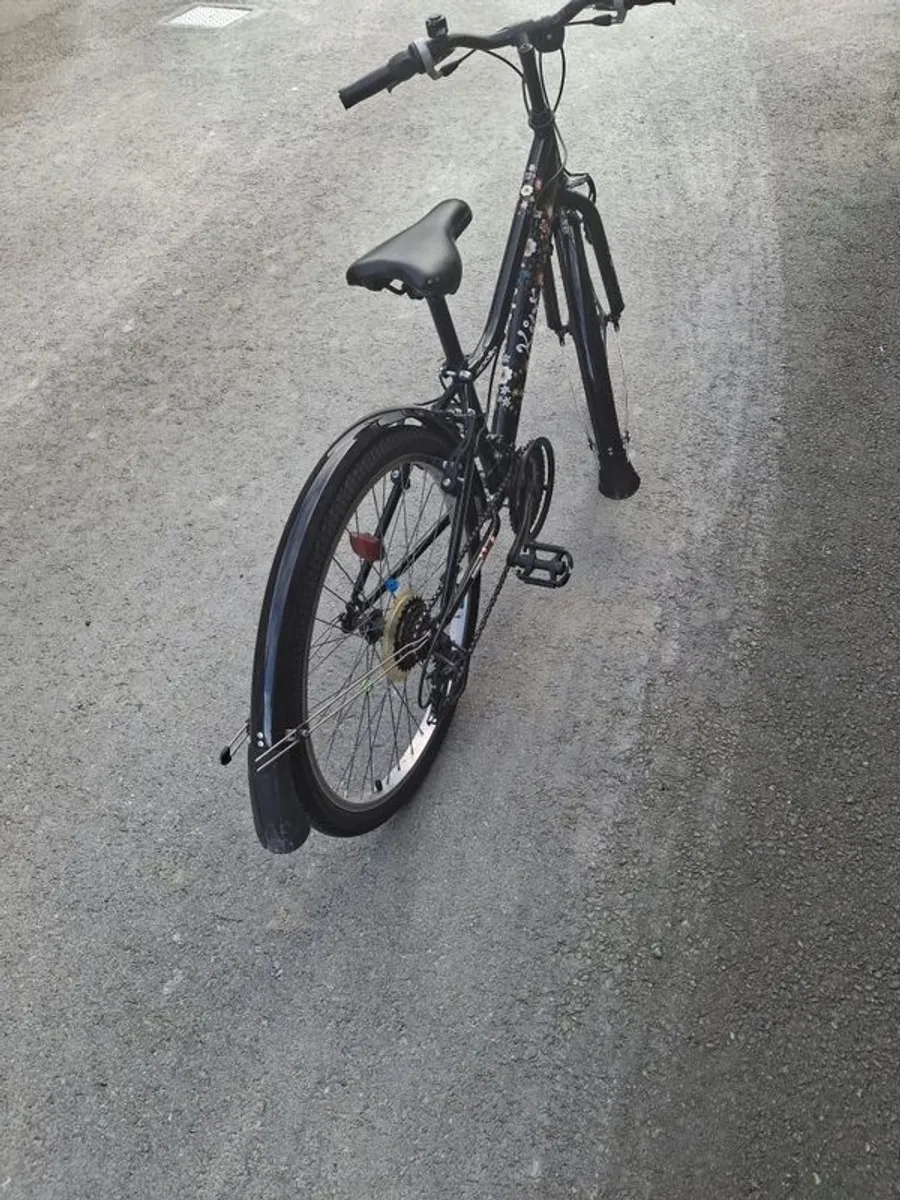 26-inch Black girls' bike - Image 4