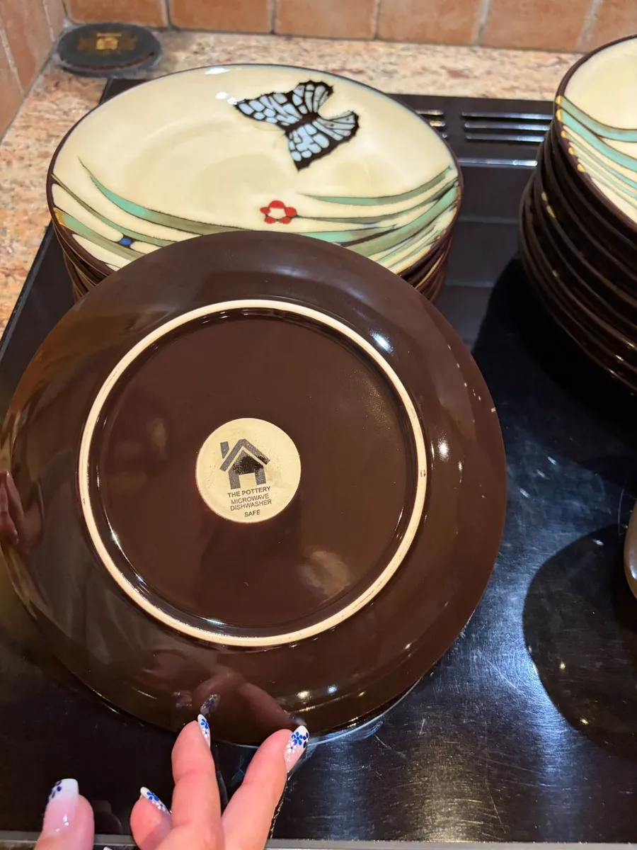 32 piece Dinner Set - Image 2