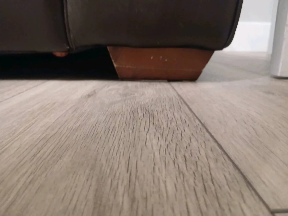 Couches 3 seater - Image 2