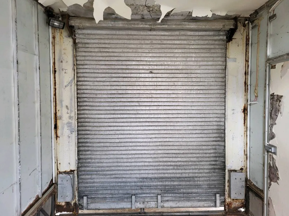 Roller shutter door - Image 1