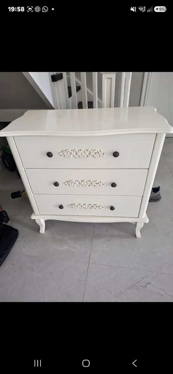 Bedroom furniture - Image 2