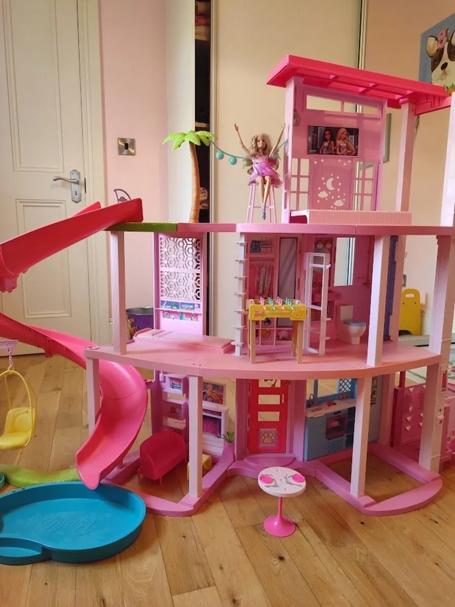 Barbie dolls house - Image 1