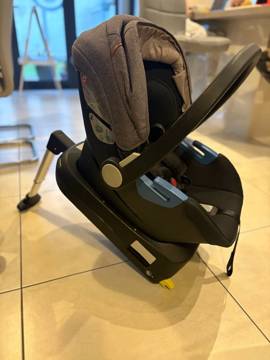 Silver Cross Wave travel system - Image 4