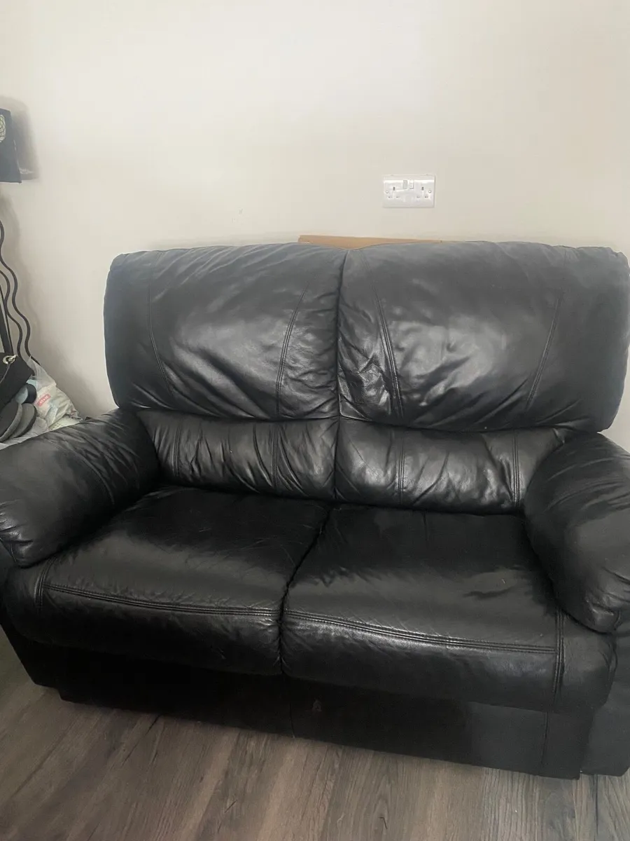 Black Leather 2 Seater Sofa - Image 4
