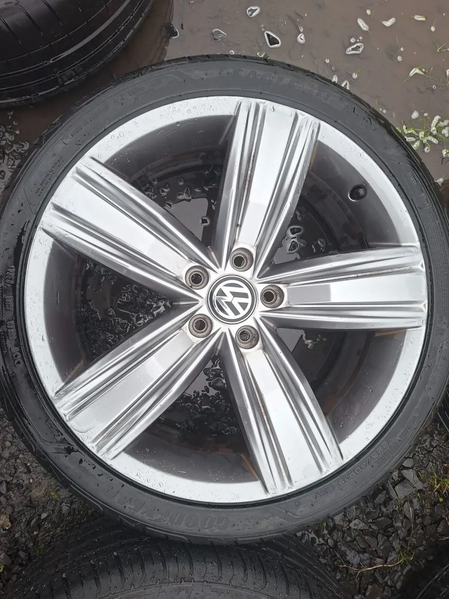 19" Genuine Vw Alloys with tyres - Image 1