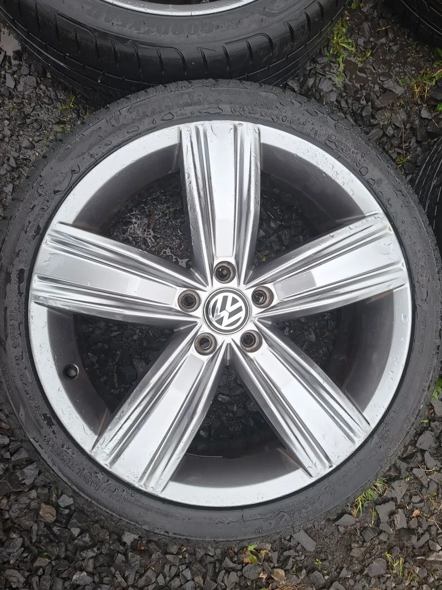 19" Genuine Vw Alloys with tyres - Image 4