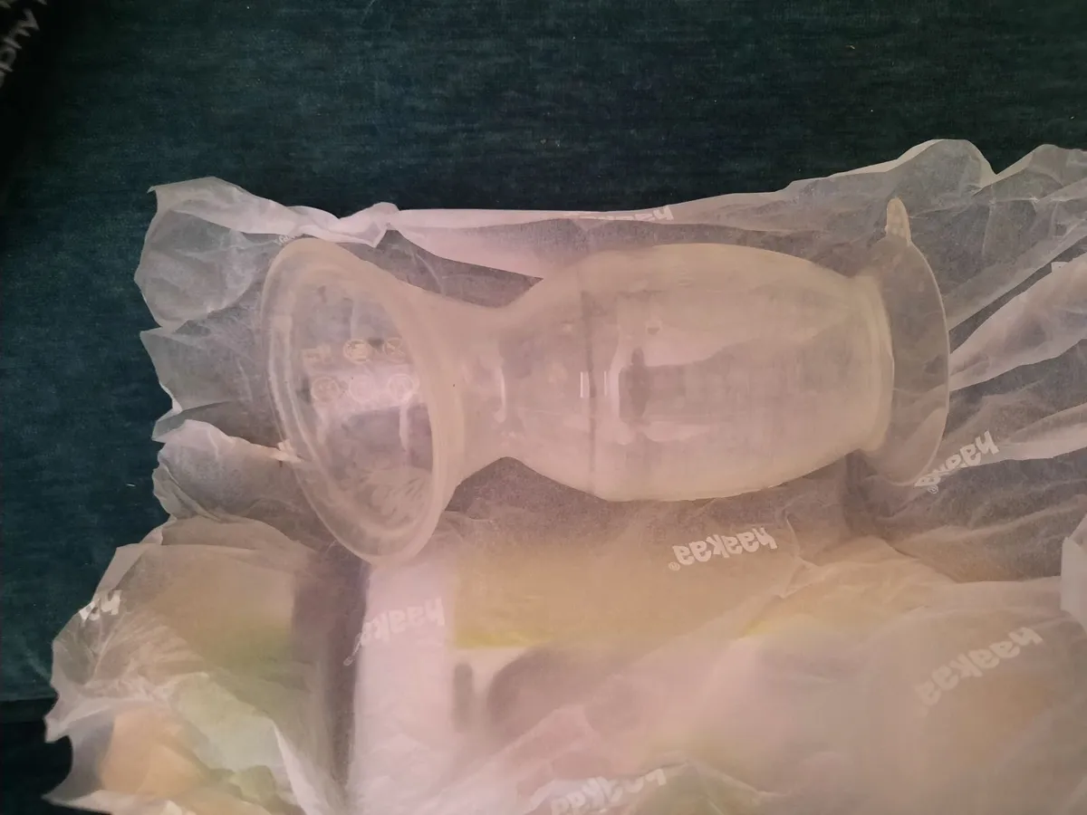 Haakaa pump and soother - Image 2