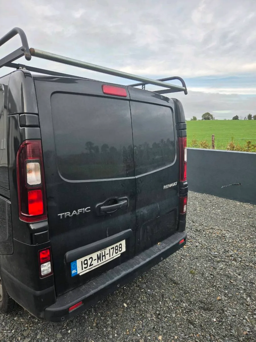 2019 Renault Trafic Crew Cab | 6 Seats | 160,768km - Image 2
