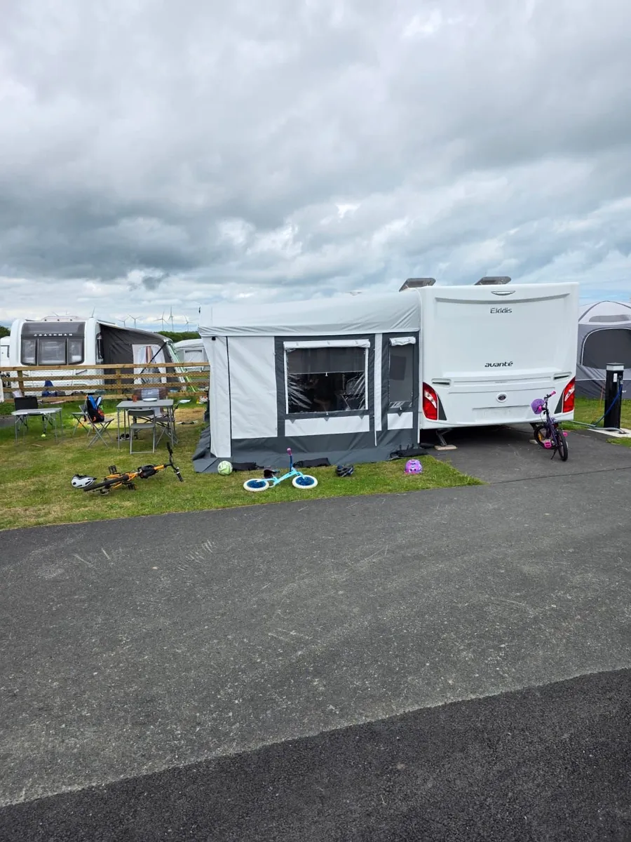 2023 Elddis Avante 868 Rare Layout sleeps 6 berth - Image 3