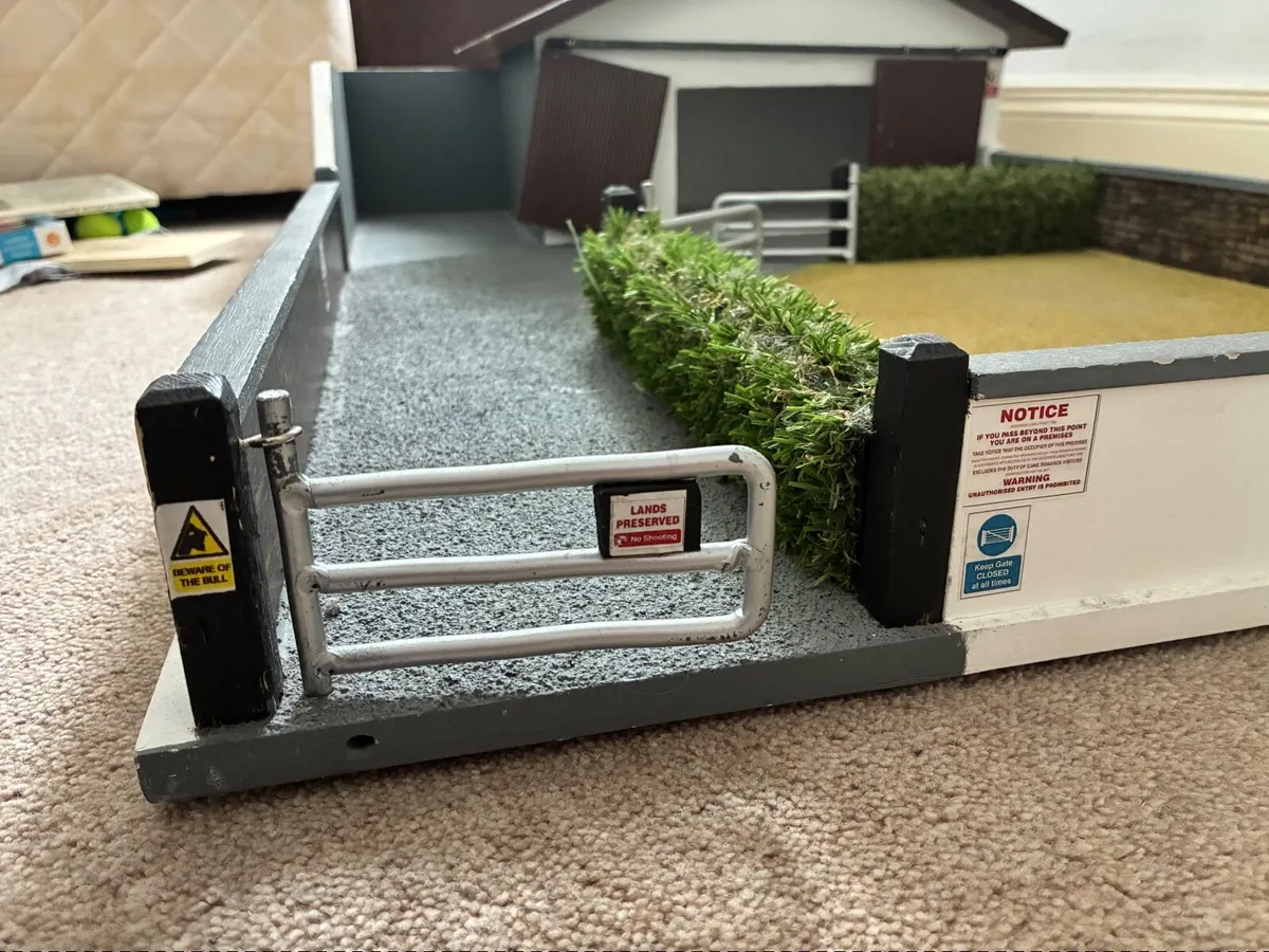 Toy farm building - Image 3