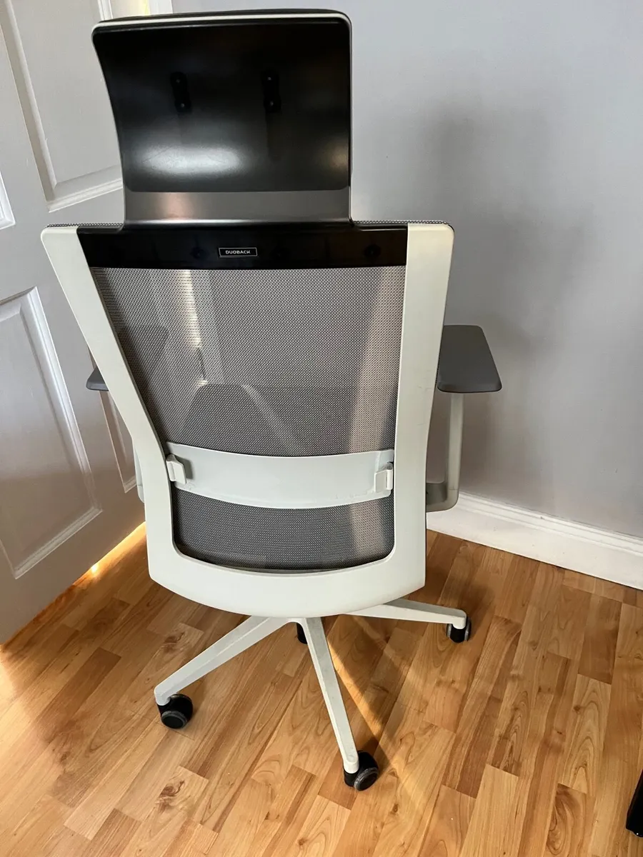 Office chair - Image 4