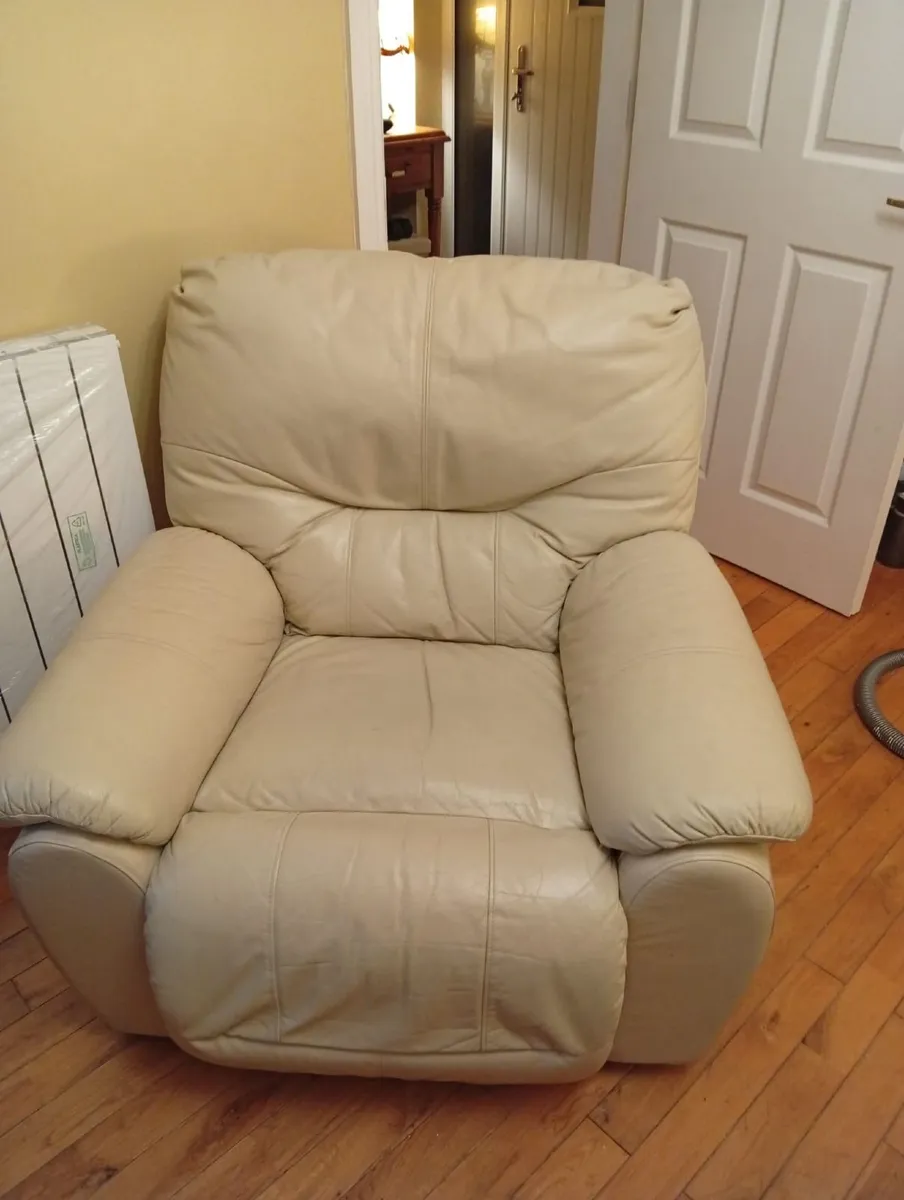 Cream Leather 3 Piece Couch - Image 3