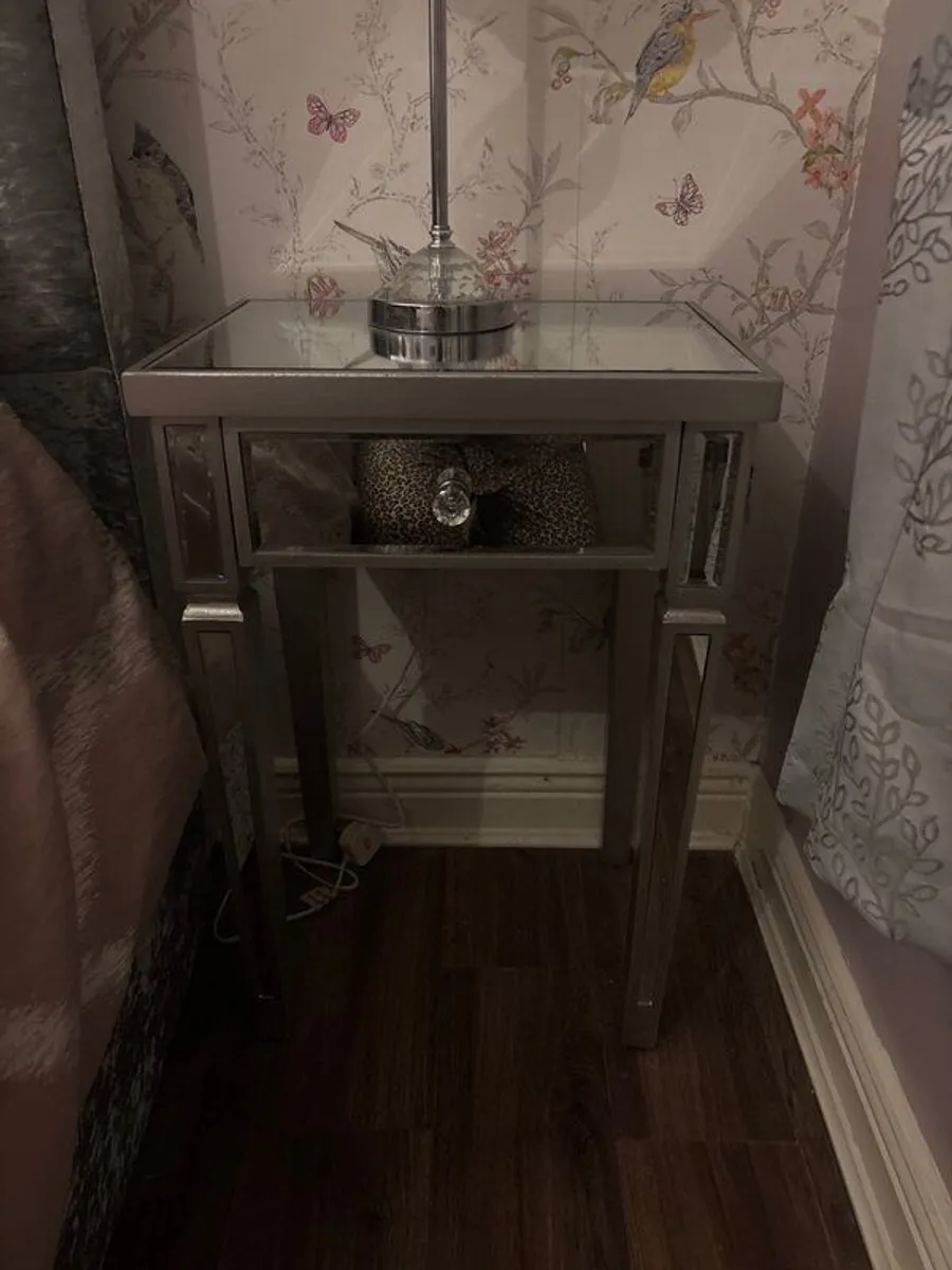 Bedroom furniture - Image 4