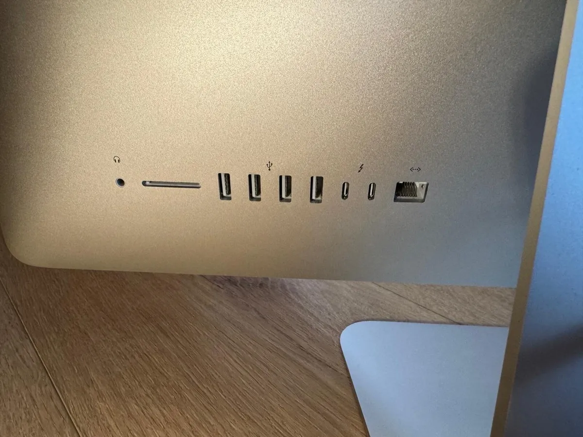Apple iMac 21.5” 4K - Image 2
