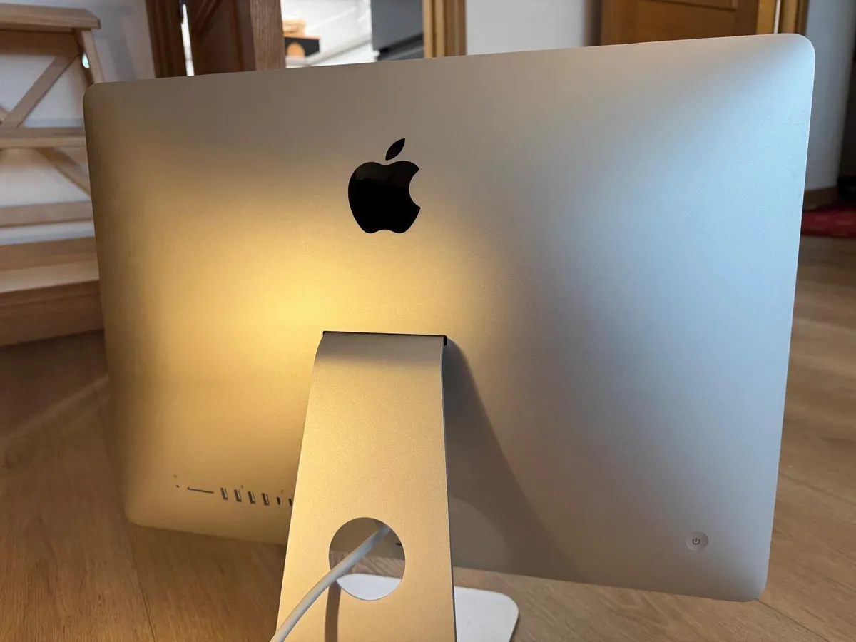 Apple iMac 21.5” 4K - Image 4