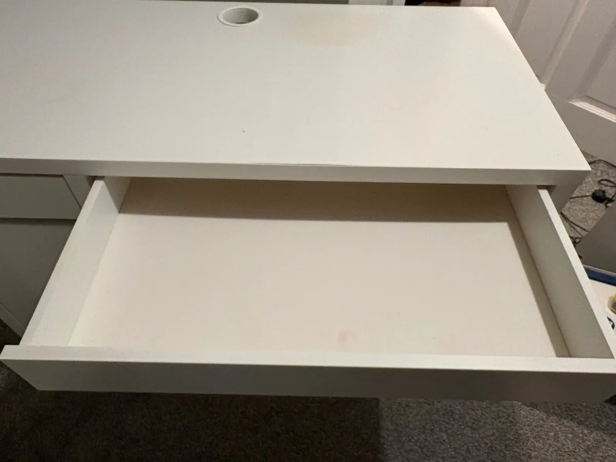 White ikea desk - Image 3