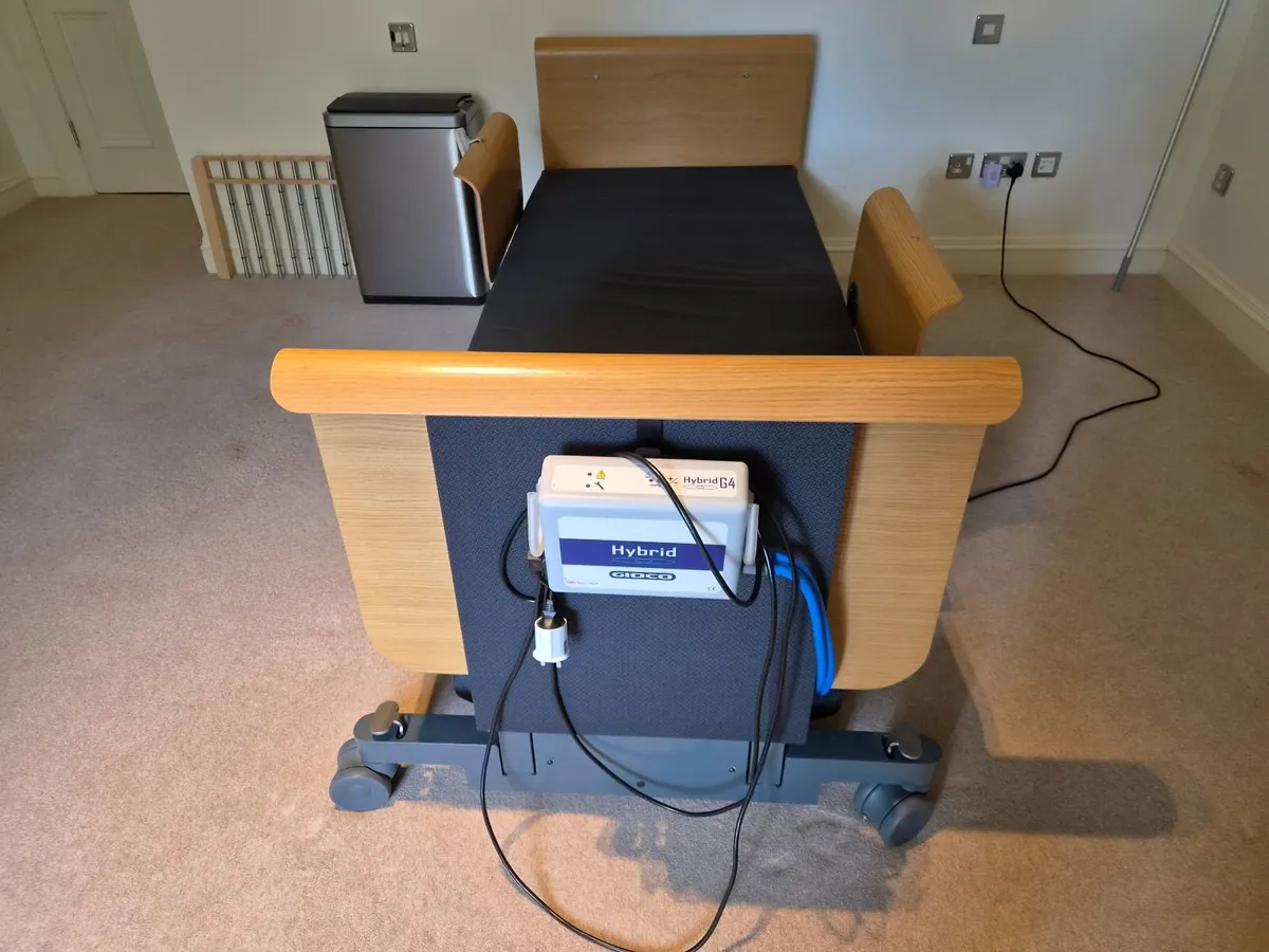 Nursing home transformer type adjustable bed - Image 2