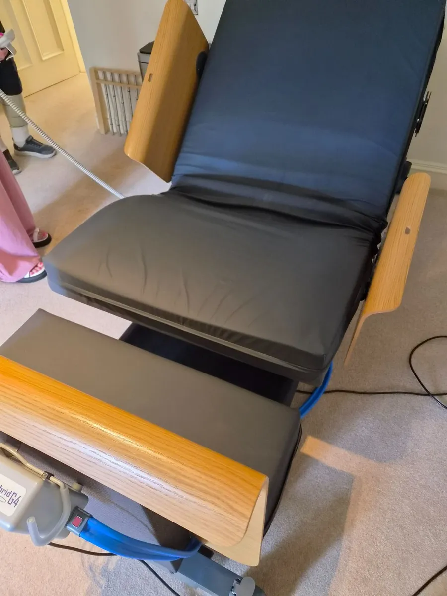 Nursing home transformer type adjustable bed - Image 4