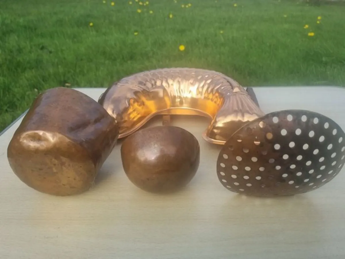 Vintage-style copper cookware and kitchen accessor - Image 2