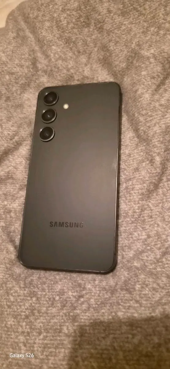 Samsung Galaxy S24 256GB – Onyx Black – Excellent - Image 2