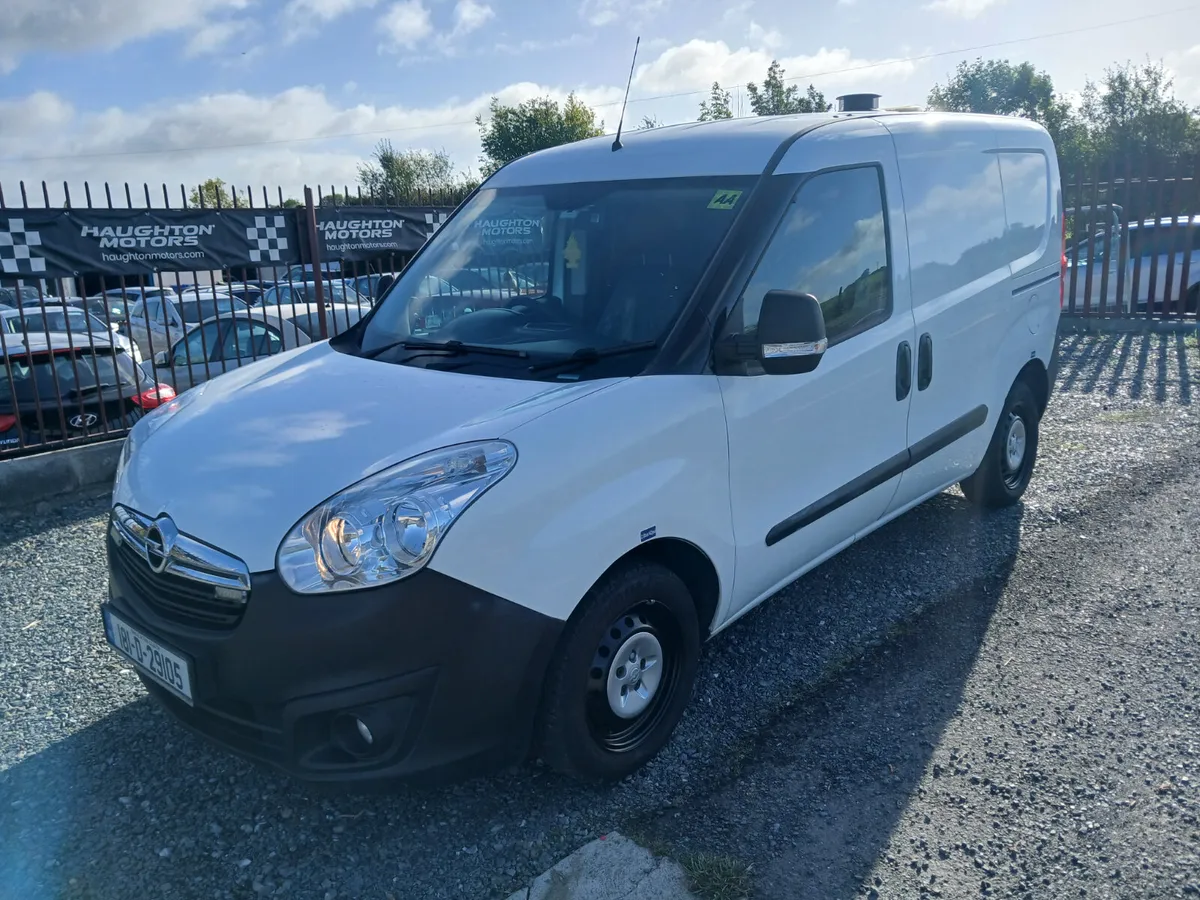 Mint condition Opel Combo 2018 diesel - Image 4