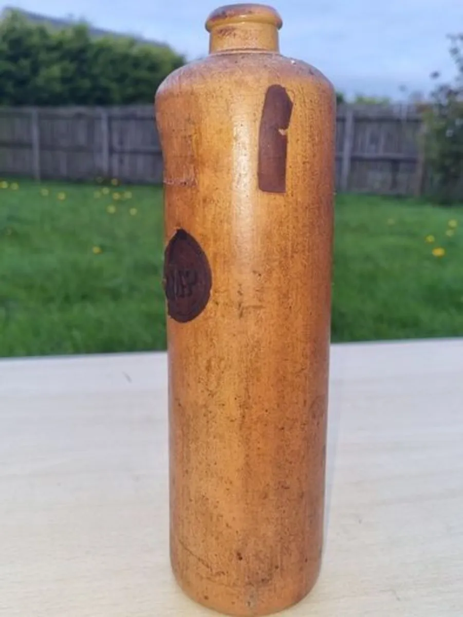 Antique stoneware bottle for Dutch gin (jenever) - Image 3