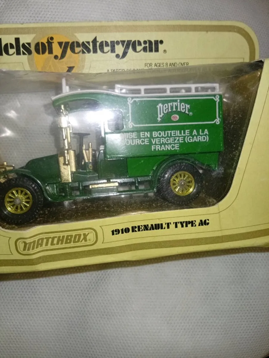 VINTAGE MATCHBOX MODEL RENAULT AG DIECAST - Image 2