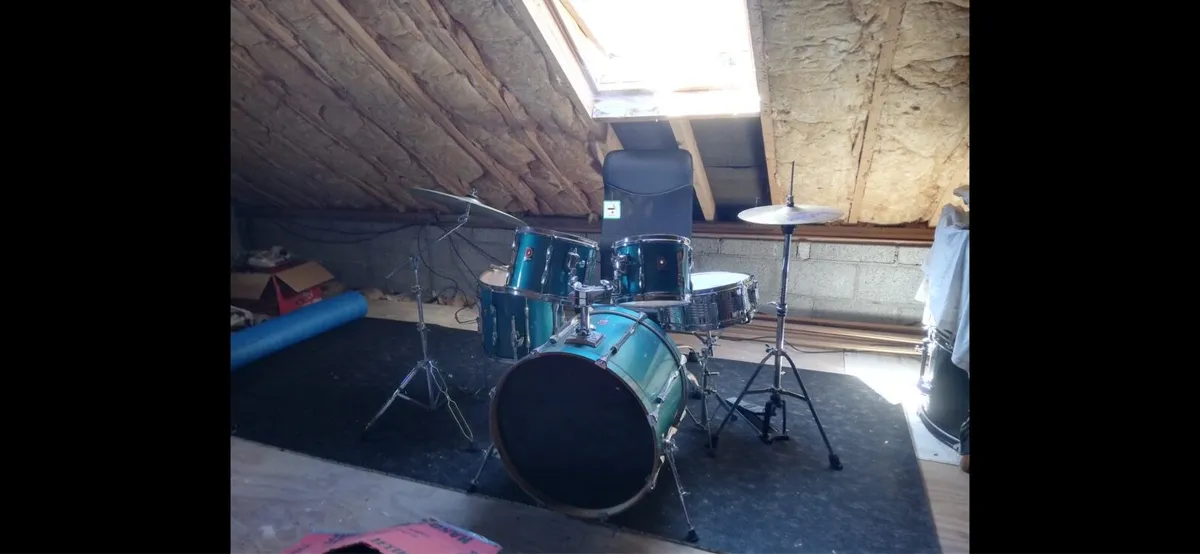 Drum kit