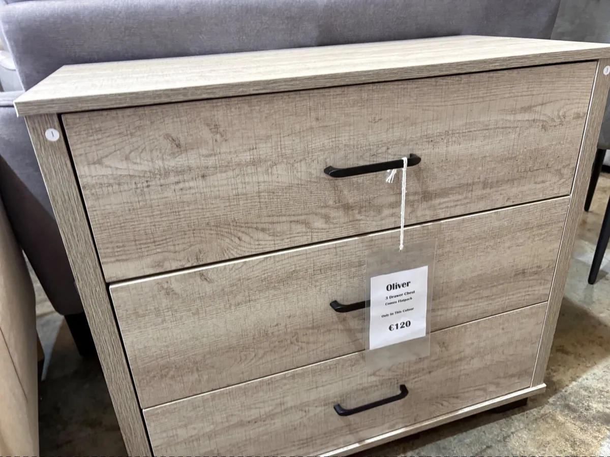 Wardrobes, chest of drawers, bedside lockers - Image 2