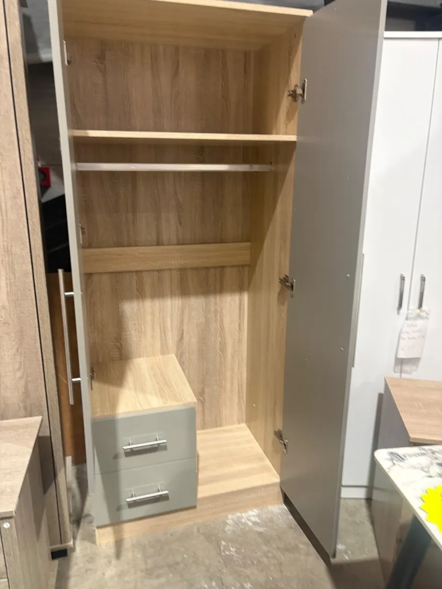 Wardrobes, chest of drawers, bedside lockers - Image 3