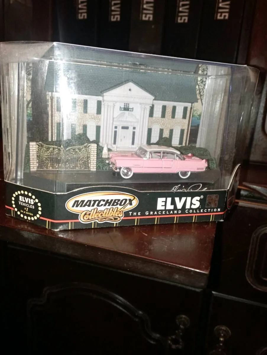 ELVIS PRESLEY MEMORABILLIABLE DIECAST MODLE CARS - Image 2