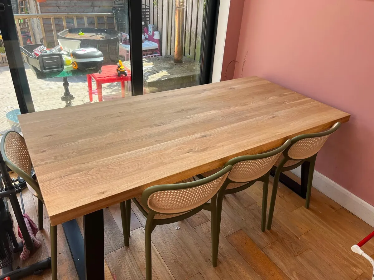 Solid Oak Dining Table and bench - Image 3