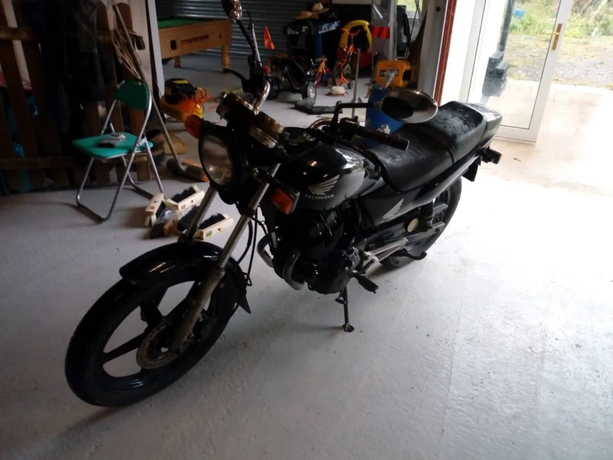 Honda CB250 - Image 1