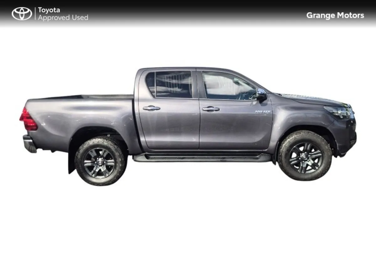 Toyota Hilux 2.8 DOUBLE CAB SR5 4DR - Image 4